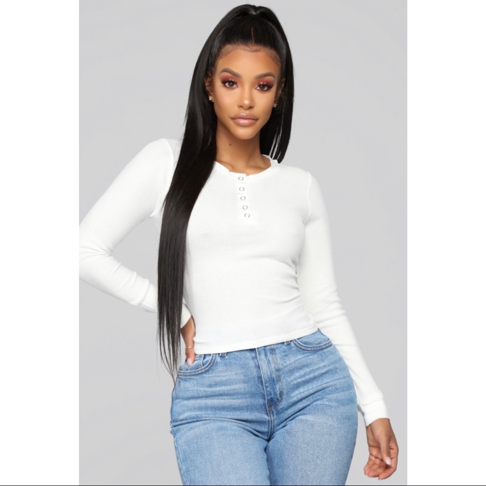 🎉$5 SALE Fashion Nova Henley Top💕